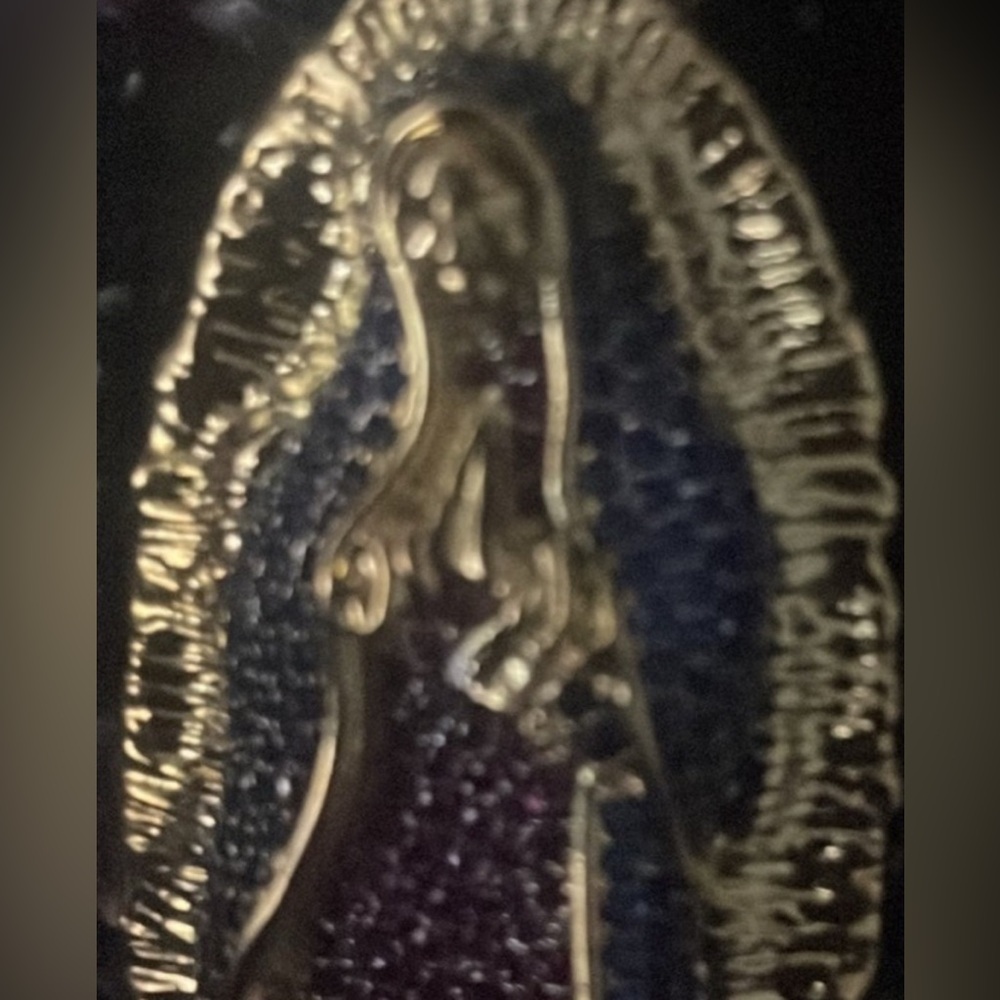 New Sold Out Rare Unisex Gold Plated 18K Virgin Mary Guadalupe With Chain . - Picture 12 of 17